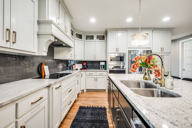 551 Chandler Court, Pilot Point, TX 76258