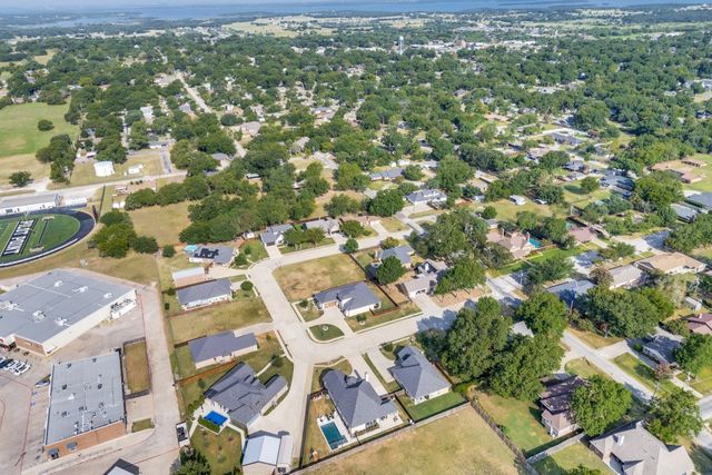 551 Chandler Court, Pilot Point, TX 76258