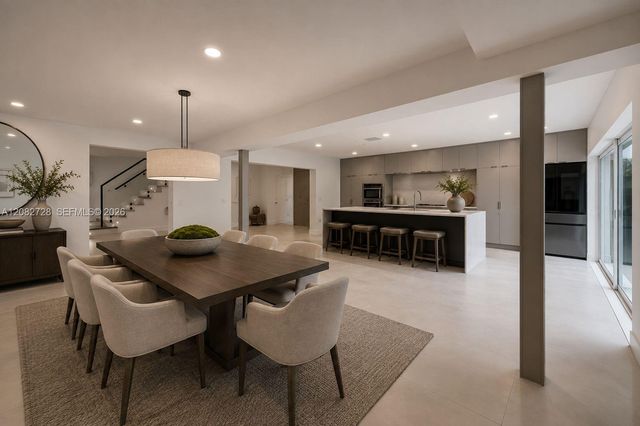 6700 E Tropical Way, Plantation, FL 33317