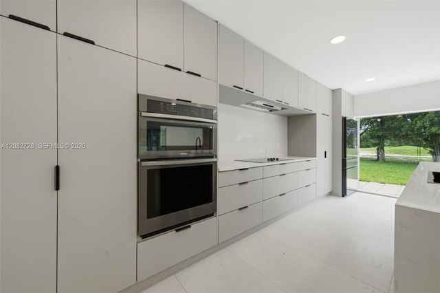 6700 E Tropical Way, Plantation, FL 33317