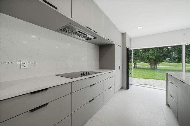 6700 E Tropical Way, Plantation, FL 33317