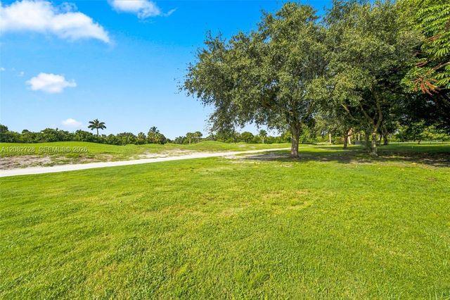 6700 E Tropical Way, Plantation, FL 33317