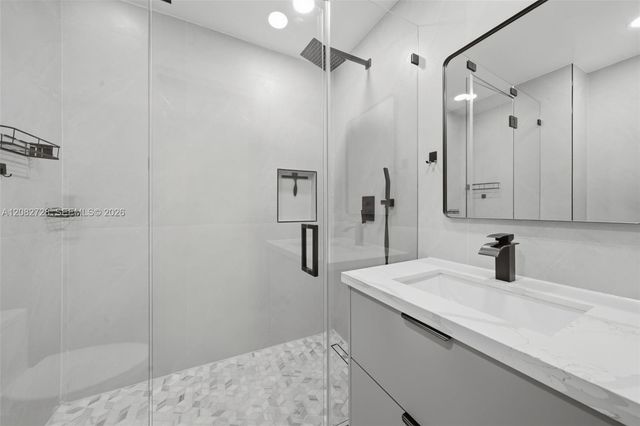 6700 E Tropical Way, Plantation, FL 33317