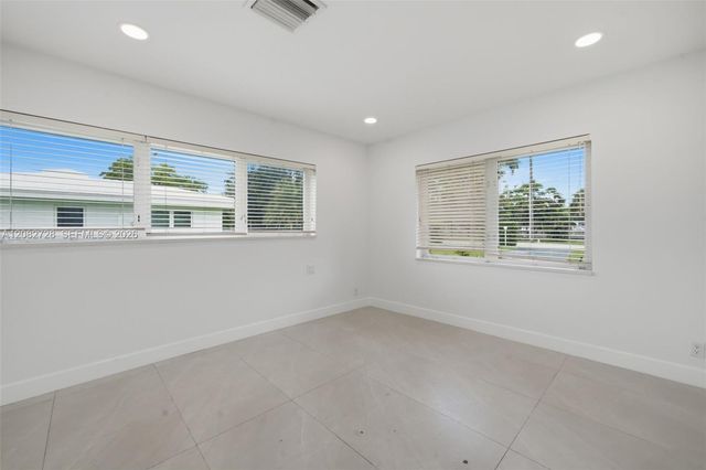 6700 E Tropical Way, Plantation, FL 33317