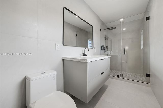 6700 E Tropical Way, Plantation, FL 33317