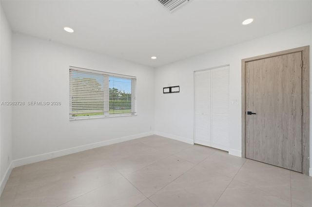 6700 E Tropical Way, Plantation, FL 33317