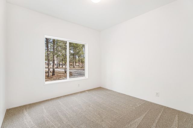 52657 Skidgel Road, La Pine, OR 97739