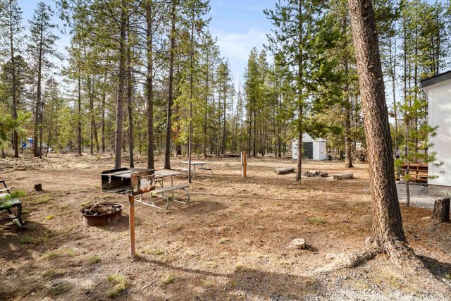 52657 Skidgel Road, La Pine, OR 97739