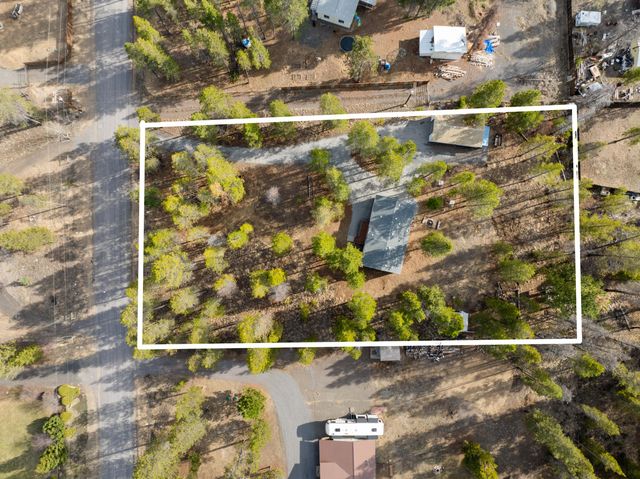 52657 Skidgel Road, La Pine, OR 97739