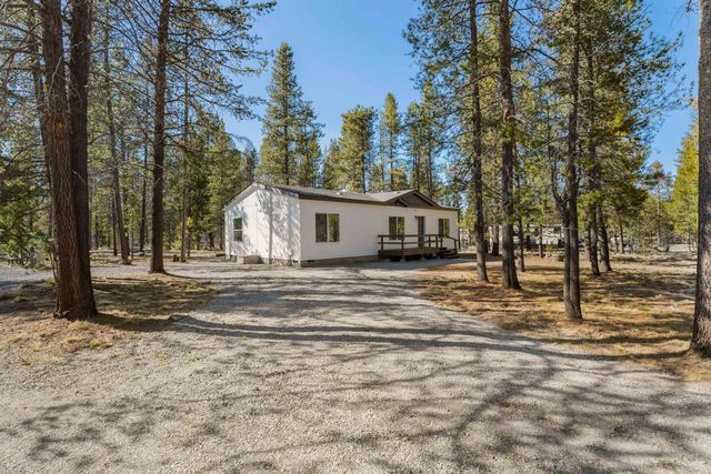 52657 Skidgel Road, La Pine, OR 97739