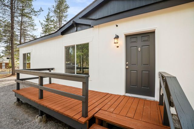 52657 Skidgel Road, La Pine, OR 97739