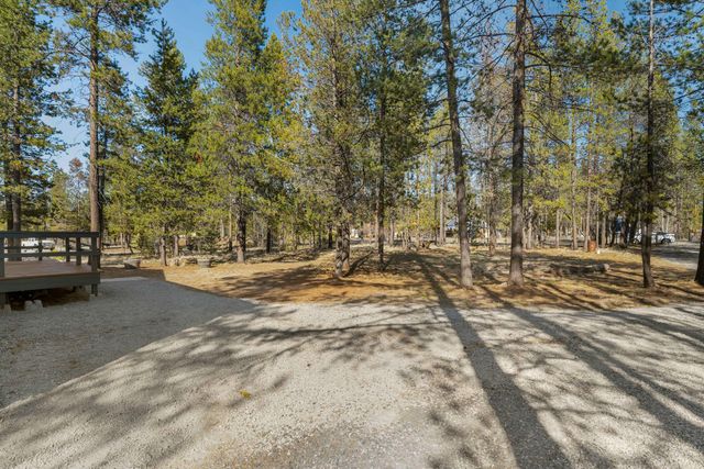 52657 Skidgel Road, La Pine, OR 97739