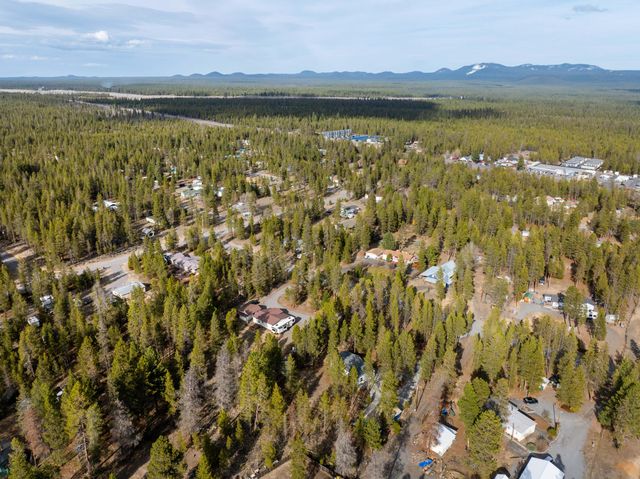 52657 Skidgel Road, La Pine, OR 97739