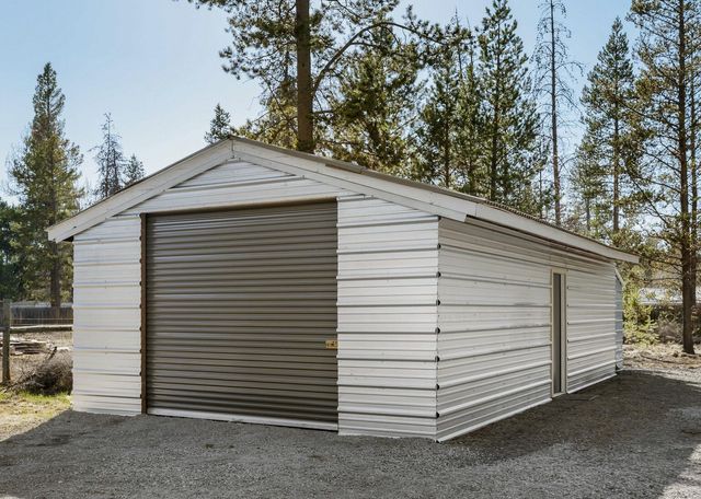 52657 Skidgel Road, La Pine, OR 97739
