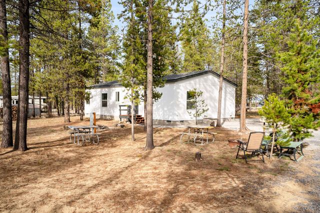 52657 Skidgel Road, La Pine, OR 97739