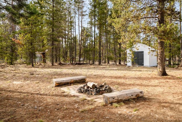 52657 Skidgel Road, La Pine, OR 97739
