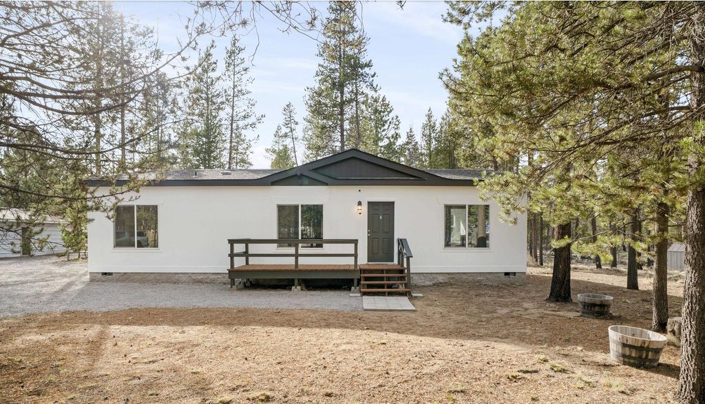 52657 Skidgel Road, La Pine, OR 97739