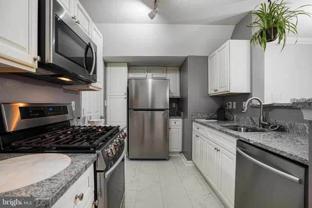 12804 FAIR BRIAR LN, Fairfax, VA 22033