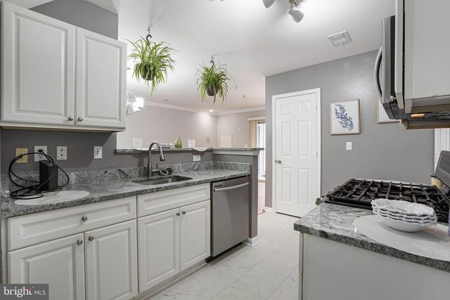 12804 FAIR BRIAR LN, Fairfax, VA 22033