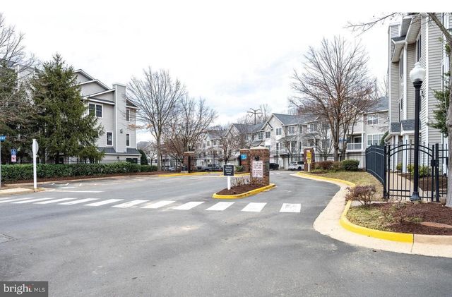 12804 FAIR BRIAR LN, Fairfax, VA 22033