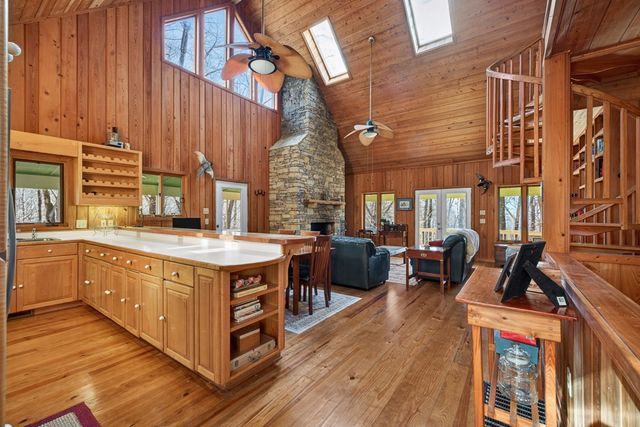 793 Jackie Cove Road, Hayesville, NC 28904