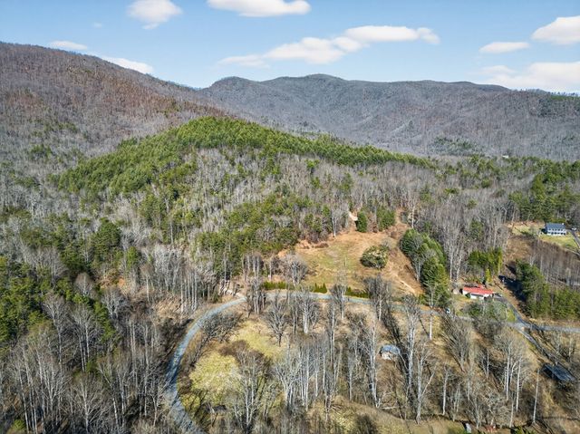 793 Jackie Cove Road, Hayesville, NC 28904