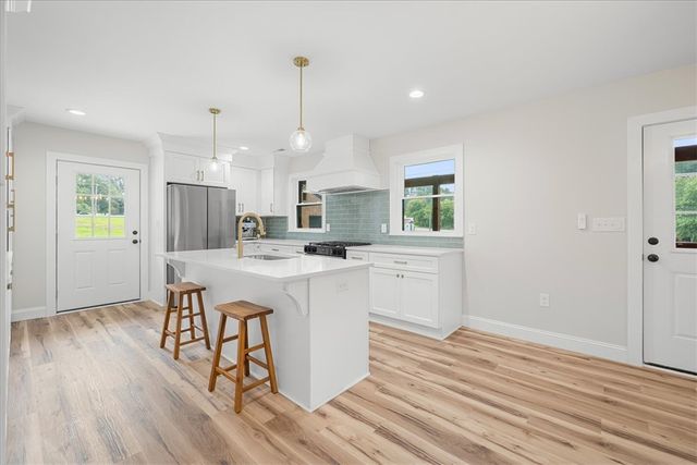 205 N Chestnut Street, Seneca, SC 29678