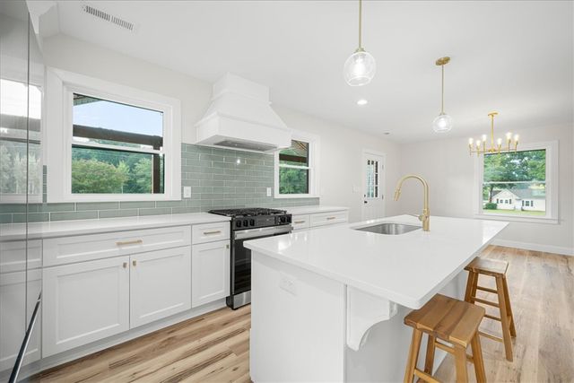 205 N Chestnut Street, Seneca, SC 29678