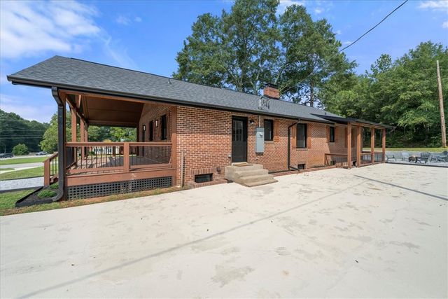205 N Chestnut Street, Seneca, SC 29678