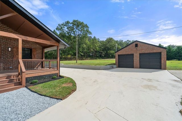 205 N Chestnut Street, Seneca, SC 29678