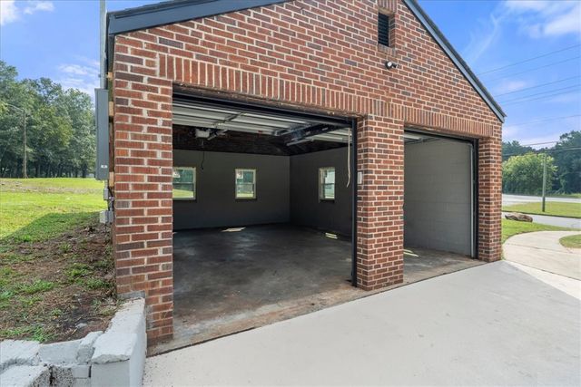 205 N Chestnut Street, Seneca, SC 29678