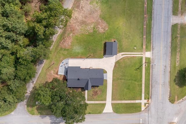 205 N Chestnut Street, Seneca, SC 29678