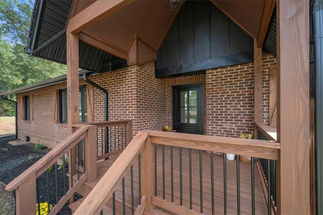 205 N Chestnut Street, Seneca, SC 29678