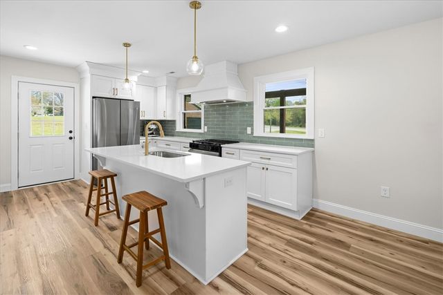 205 N Chestnut Street, Seneca, SC 29678