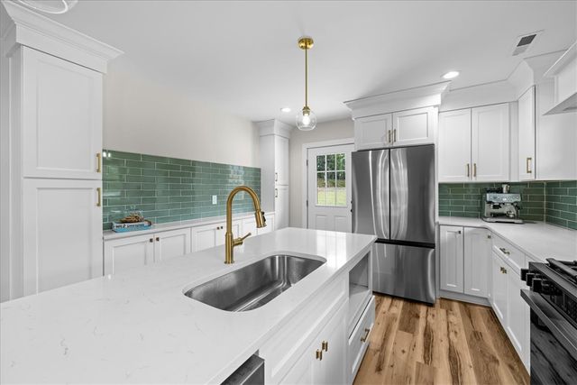 205 N Chestnut Street, Seneca, SC 29678