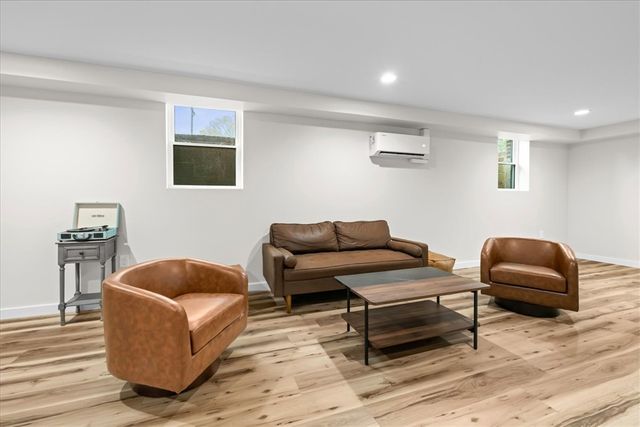 205 N Chestnut Street, Seneca, SC 29678