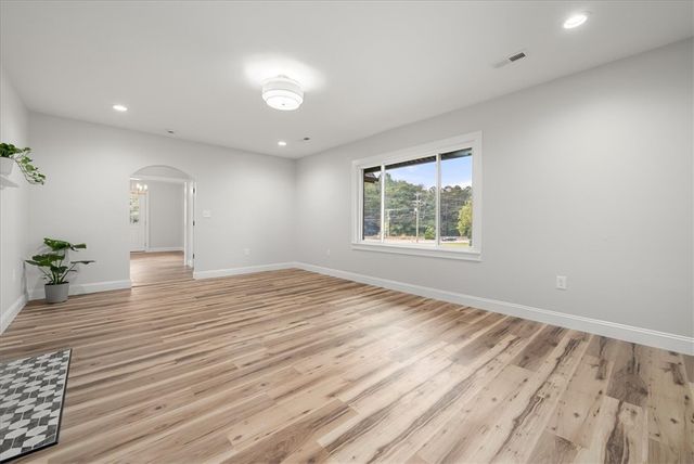 205 N Chestnut Street, Seneca, SC 29678