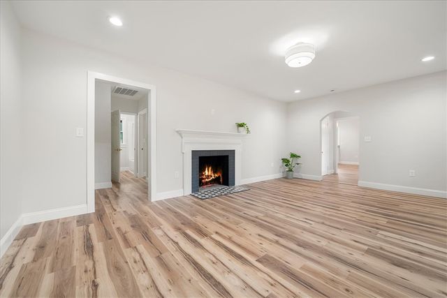 205 N Chestnut Street, Seneca, SC 29678