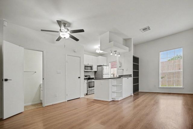 7575 Cambridge Street 3305, Houston, TX 77054
