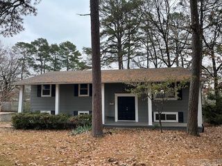 23 Crownpoint Rd, Little Rock, AR 72227