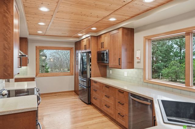 17879 S 68th Street, Hickman, NE 68372