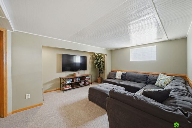 17879 S 68th Street, Hickman, NE 68372