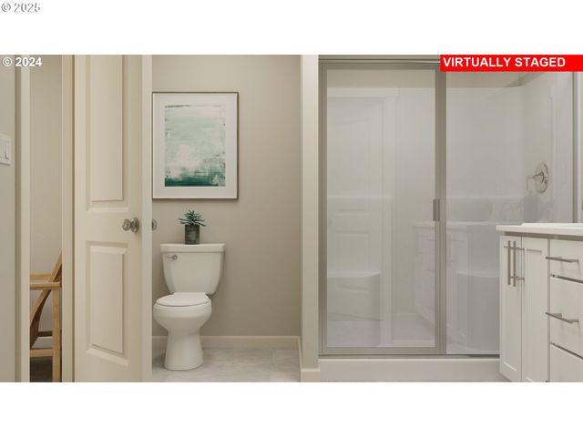 2431 Sawtelle Dr, Woodburn, OR 97071