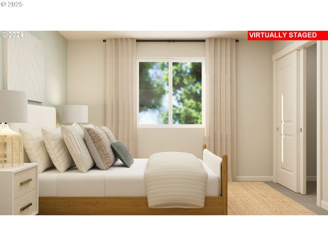 2431 Sawtelle Dr, Woodburn, OR 97071