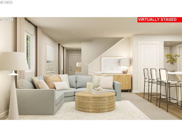 2431 Sawtelle Dr, Woodburn, OR 97071