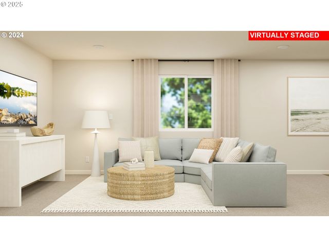 2431 Sawtelle Dr, Woodburn, OR 97071