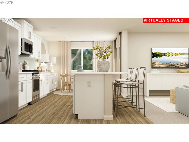 2431 Sawtelle Dr, Woodburn, OR 97071