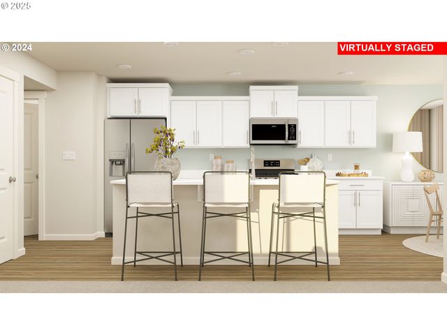 2431 Sawtelle Dr, Woodburn, OR 97071