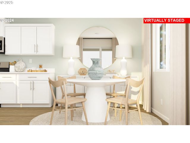 2431 Sawtelle Dr, Woodburn, OR 97071