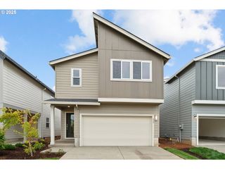 2431 Sawtelle Dr, Woodburn, OR 97071